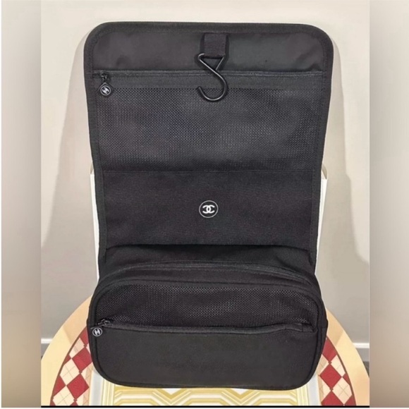 Chanel beauty gift travel cosmetic bag - Picture 2 of 15